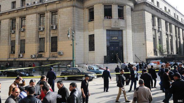 بسبب زيارة السيسي للقضاة.. إغلاق 300 محل ومنفذ بيع بوسط القاهرة