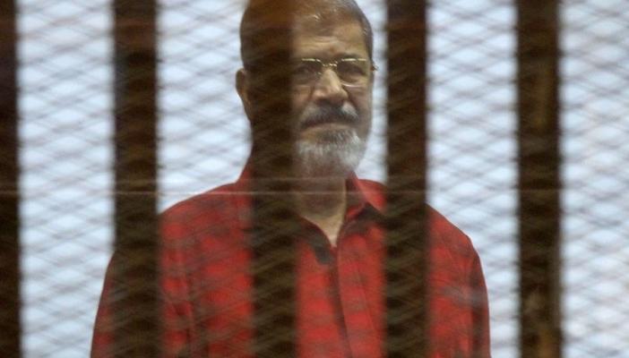 اليوم.. الحكم على “مرسي” وآخرين في قضية “التخابر مع قطر”