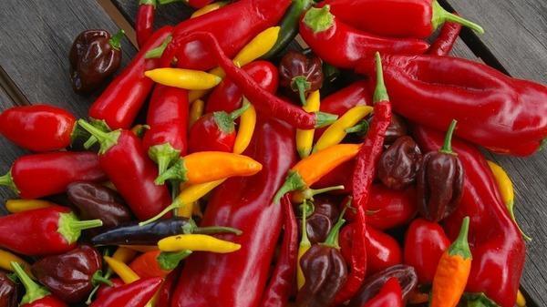 بعد السعودية.. “الإمارات” تحظر دخول الفلفل المصري