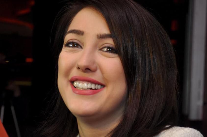 بالفيديو.. أول رد فعل لكندة علوش على تسريبات “شيرين” في فرحها