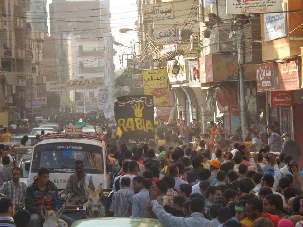 عاجل.. وفاة سيدة في اعتداء أمن الانقلاب علي مسيرة بالفيوم