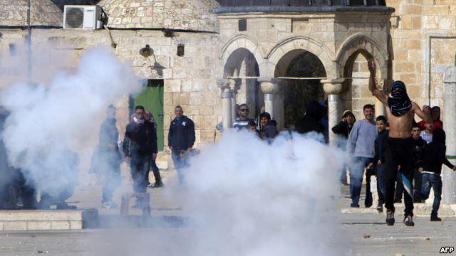 عشرات الإصابات في اعتداءات للصهاينة بالأقصي