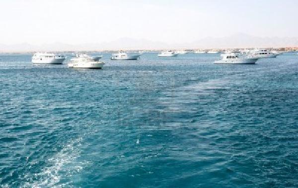 ميناء الغردقة يعود للعمل بعد توقف دام 6أيام