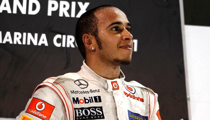 انفوجراف.. سائق “الفورمولا 1” يتصدر قائمة أغنى الرياضيين ببريطانيا