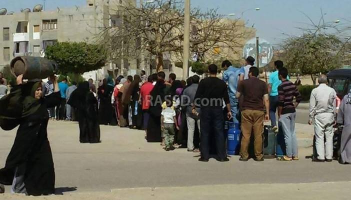 “أنابيب السادات” لـ المحاسيب.. والحكومة: ﻻتعليق!