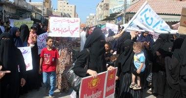 أهالي سجناء تفجيرات طابا يغلقون الشارع الرئيسي بالعريش