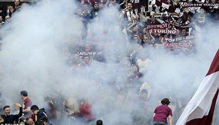 إصابة 10 من جماهير تورينو بسبب إلقاء قنبلة يدوية من جماهير يوفنتوس