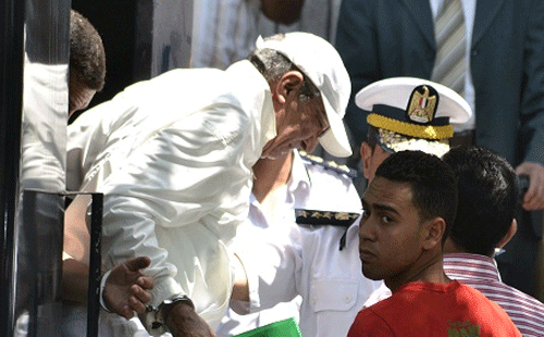 استكمال محاكمة زكريا عزمي لاتهامه بالكسب غير المشروع