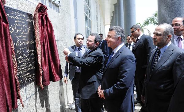 قنديل يضع اللبنة الاولى لتحقيق حلم تطوير محور قناة السويس