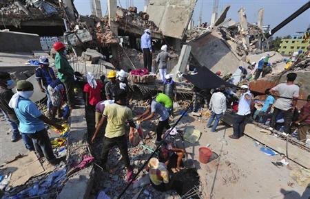 إعتقال اصحاب المصانع المنهارة في بنجلاديش بعد 341 قتيلا