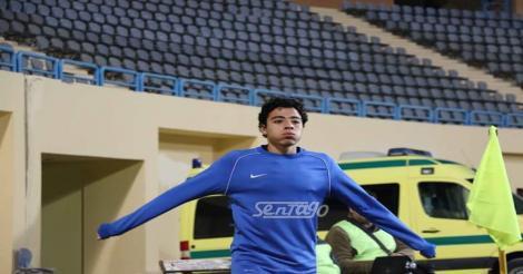 أكرم توفيق يوقع للأهلي سرًا