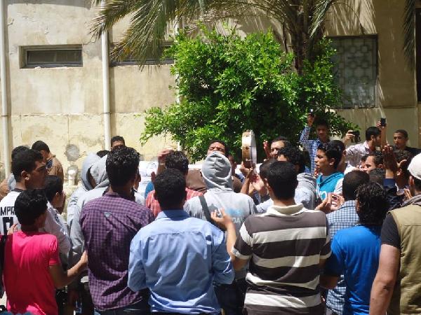 رغم الامتحانات..تظاهرة في كلية الدراسات الإسلامية بدمياط