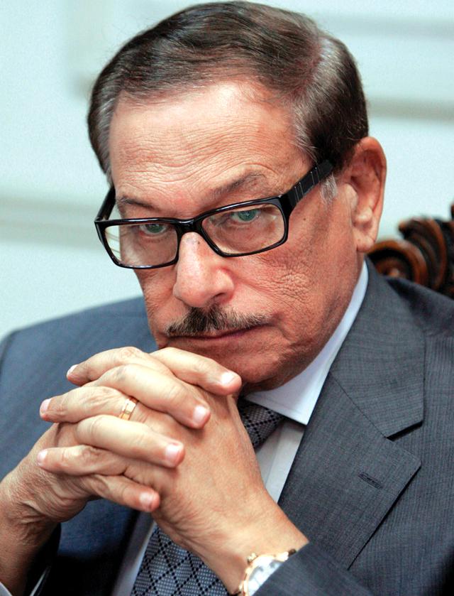 اليوم..جنايات القاهرة تنظر محاكمة صفوت الشريف ونجليه