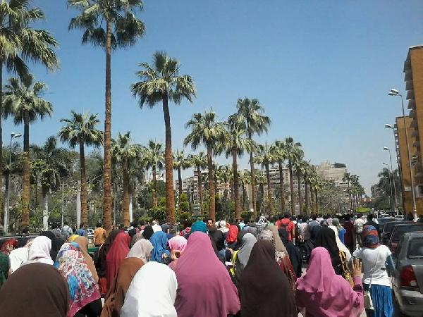 مسيرة بجامعة المنصورة تضامنا مع “انتفاضة السجون”