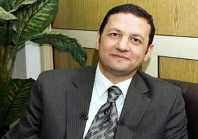 “عودة” يتفقد مصنع زيت ويرسل عيناته للمعامل المركزية