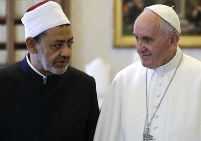 بالفيديو.. هكذا فرق السيسي بين شيخ الأزهر وبابا الفاتيكان