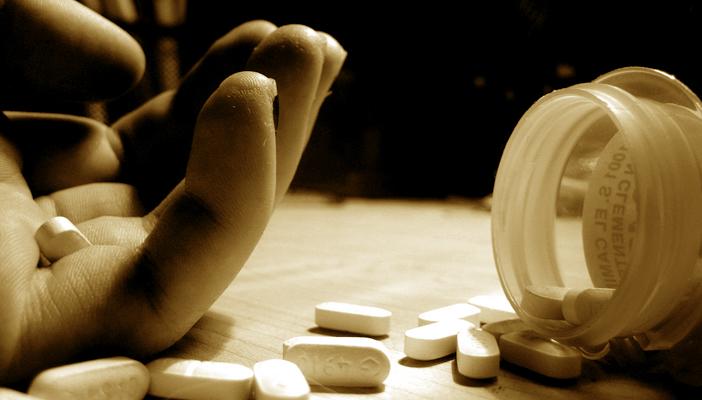 انتحار طبيب تحاليل ببورسعيد بعد مشاجرة مع زوجته