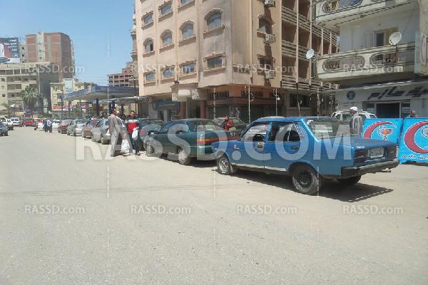 صور.. استمرار ازمة نقص الوقود بالمحلة الكبري بالغربية