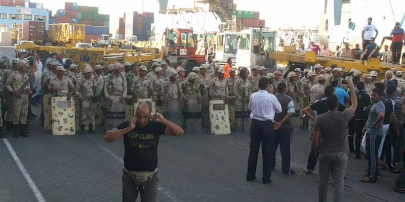 قوى نقابية وسياسية تطالب بفك الحصار عن عمال “بلاتينيوم”