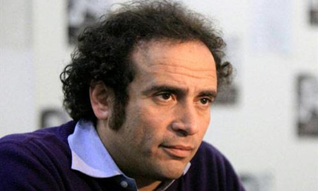 عمرو حمزاوي: الغرب لم يعد يخجل من دماء السوريين التي يستبيحها السفاح