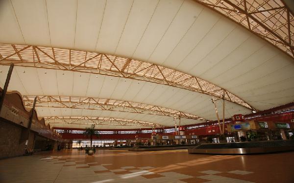 14 طائرة تحمل سائحين لبنانيين  لزيارة مصر