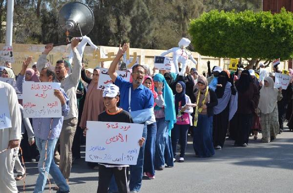 برج العرب تنتفض بمسيرة تنديدا بأحكام الإعدام