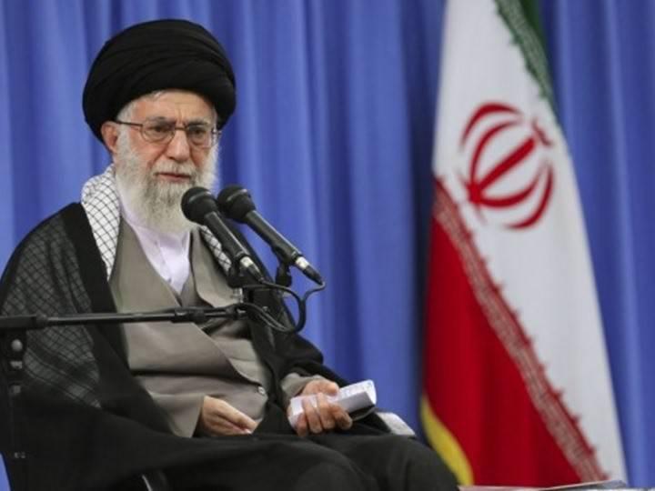 “تويتر” يجمد الحساب العربي لـ”خامنئي”