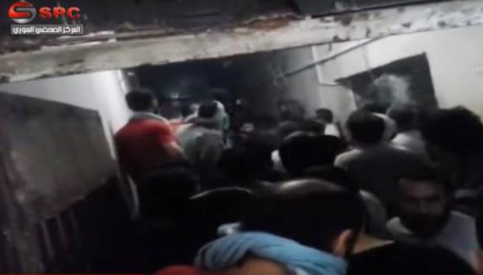 بالفيديو.. مشاهد للعصيان داخل سجن حماة المركزي بسوريا