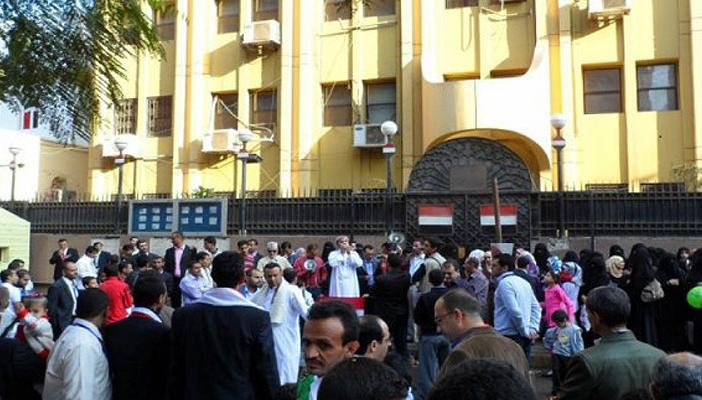 تقارير غربية: اليمنيون بمصر تقطعت بهم السبل ولا مأوى غير الأرصفة