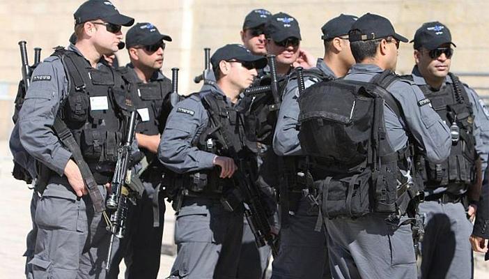 بالصور.. إصابة 20 شخصًا في مواجهات بين متظاهرين وشرطة إسرائيل