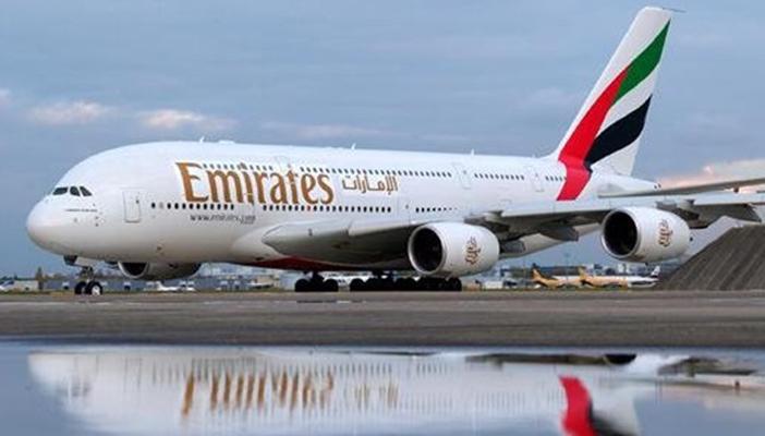 “تهديد بالتفجير” يجبر طائرة إماراتية على الهبوط الاضطراري