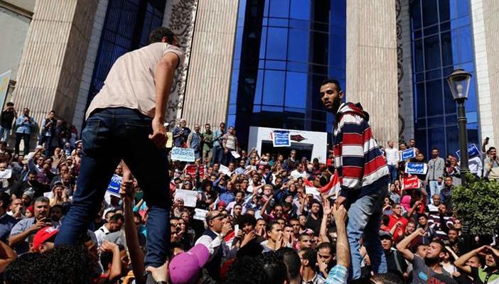 نيويورك تايمز: أزمة الصحفيين تزيد من مشاكل السيسي المتفاقمة