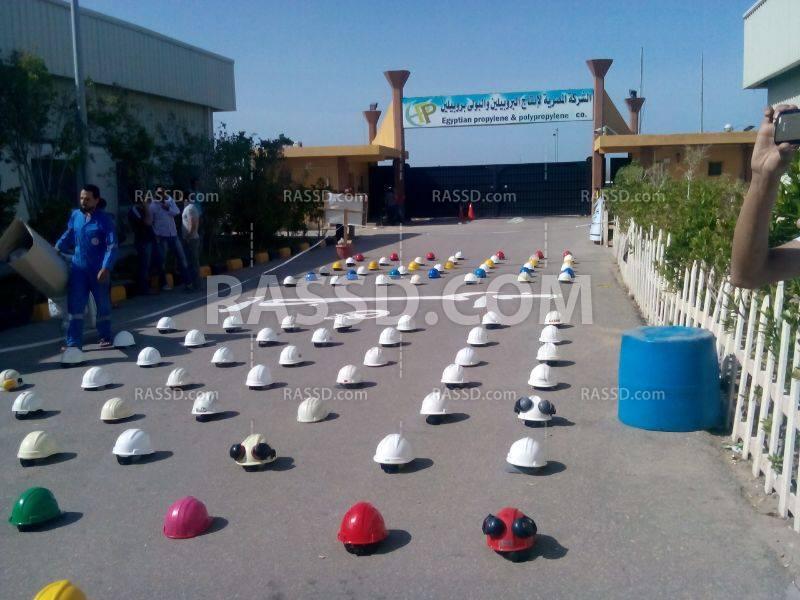 صور ..تواصل إضراب عمال “البولي بروبلين” ببورسعيد لليوم التاسع