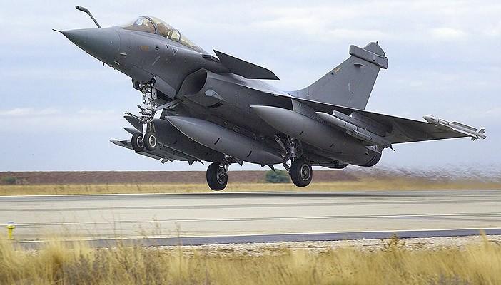 قطر تشتري 24 طائرة من طراز “رافال” الفرنسية