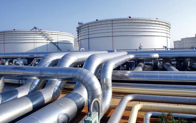 البترول تتفاوض مع الجزائر لتوريد كميات إضافية من البترول مستقبلا