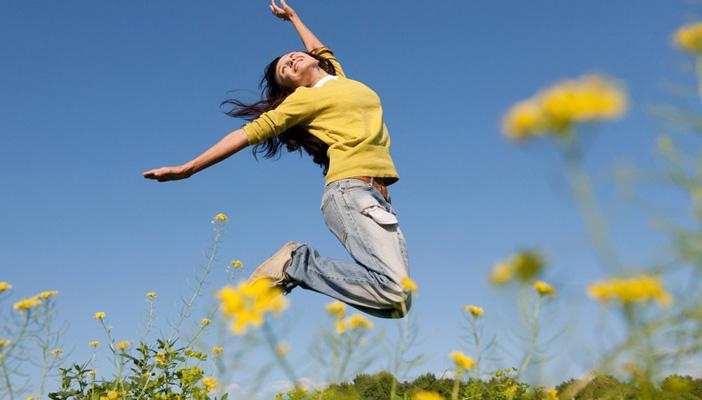 8 عقبات تقف في طريق سعادتك.. تغلب عليها