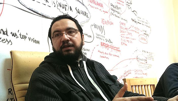 بالفيديو.. بلال فضل: النظام في مصر يحكم بالحديد والنار والقمع