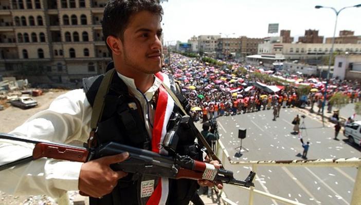 مقتل قائد المنطقة العسكرية الرابعة بـ”عدن” قنصًا على يد الحوثيين