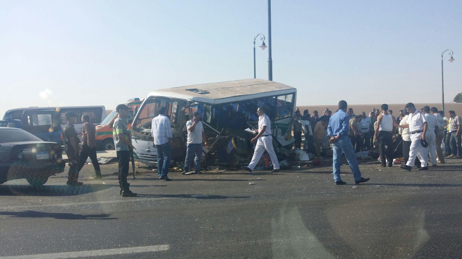 زحام مروري أعلى طريق الإسماعيلية الصحراوي بسبب تصادم 3 سيارات