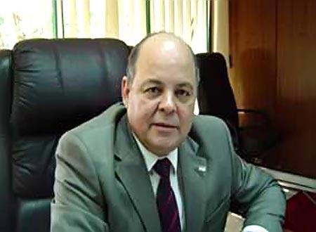 النيابة تفحص بلاغا يتهم وزير الثقافة بنشر الرذيلة في المجتمع