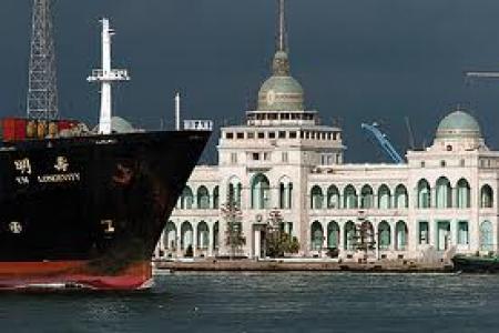 “هيئة قناة السويس” تؤكد انتظام حركة الملاحة بالقناة