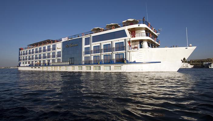 تسرب وقود من فندق عائم بأسوان إلى النيل