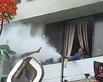 صور: عميد حاسبات ومعلومات عين شمس يعتدي على طلابه