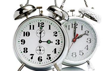 التوقيت الصيفي..نشطاء :قمة الإعجاز الحكومي لحل الكهرباء