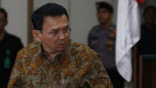 الحكم بالسجن عامين لحاكم جاكرتا المسيحي لإهانته الإسلام