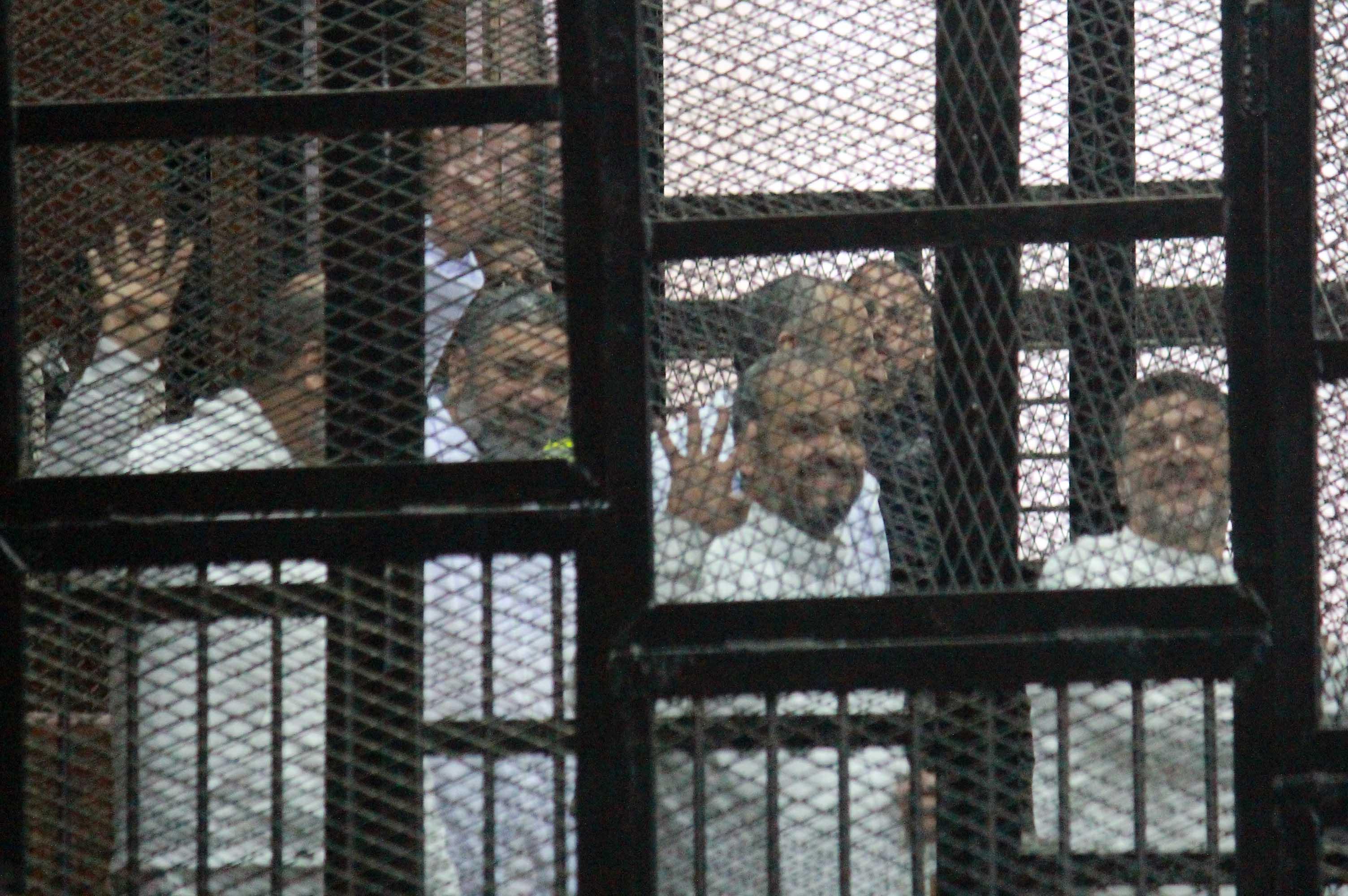 “النقض” تلغي حكم المؤبد على بديع والبلتاجي في قضية “اقتحام قسم العرب”