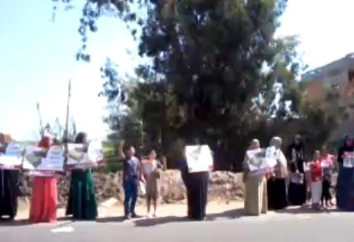 سلسلة بشرية أمام قرية الدراكسه بمنية النصر رفضًا للانقلاب