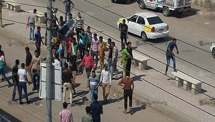 لمنع الغش.. طلاب يلقنون المدرسين “علقة” بالشوم والسنج بكفر الشيخ