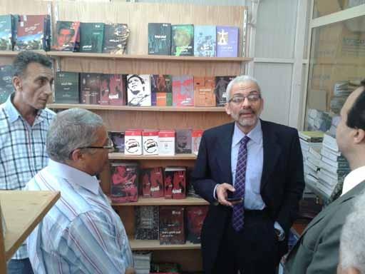 مكتبة الأسرة تتحفظ على قرار وزير الثقافة بتغيير اسمها