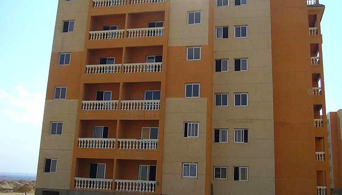 وقفة أمام جمعية التعاون بالسويس لتأخر تسليم الوحدات السكنية